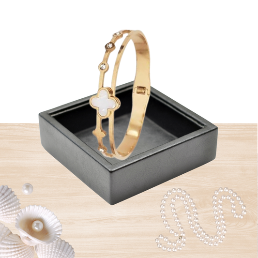 Ofro Graceful Wings Gold Bangle 🌼
